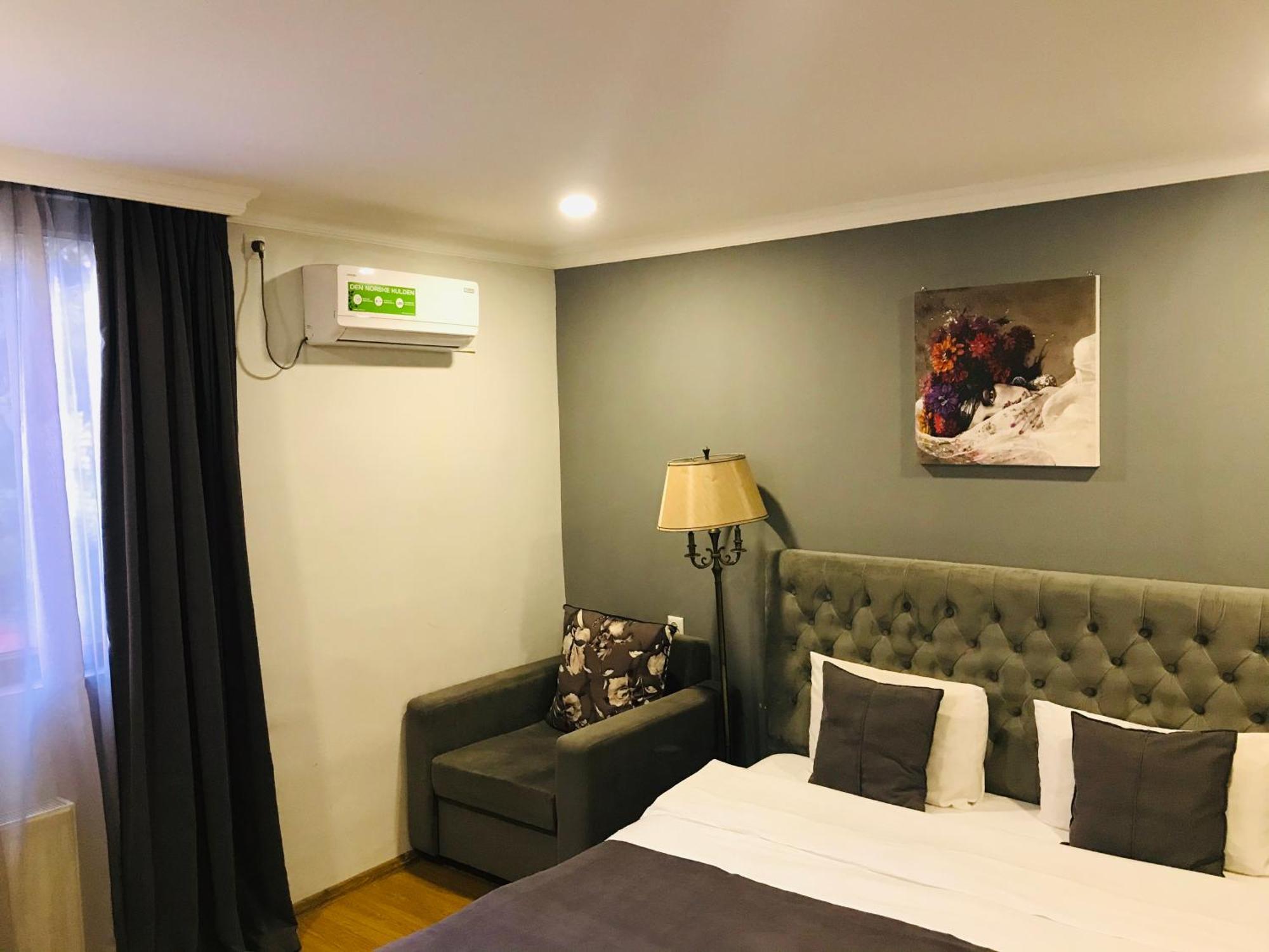 Book Hotel Tbilisi Zewnętrze zdjęcie
